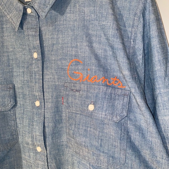 San Francisco Giants Levi's Women's Chambray Long Sleeve Button-Up - Blue XL - Picture 3 of 4